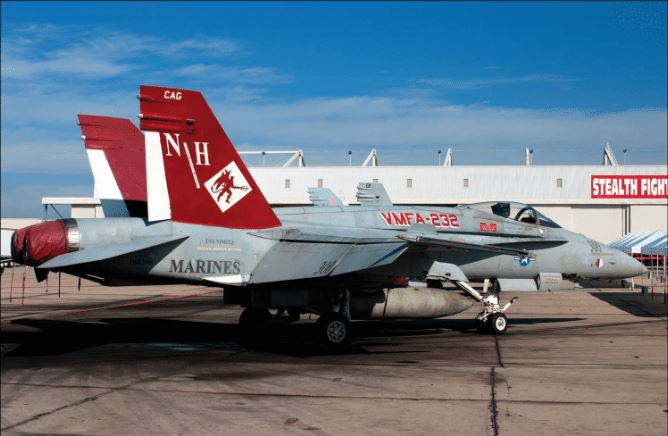 Academy 1/32 USMC F/A-18A+ VMFA-232 RED DEVILS - Reproduction
