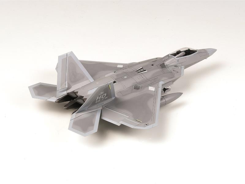 Academy 1/72 F-22A AIR DOMINANCE FIGHTER - Click Image to Close