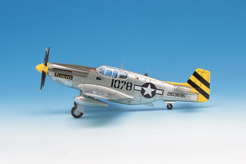 Academy 1/72 P-51C