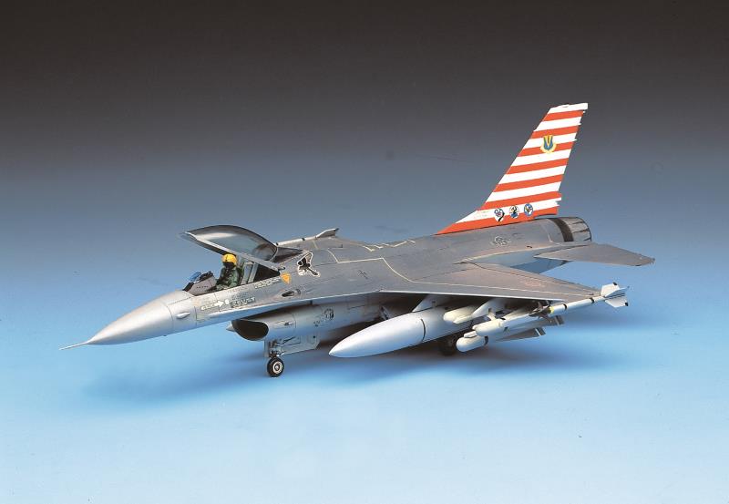 Academy 1/72 F-16A