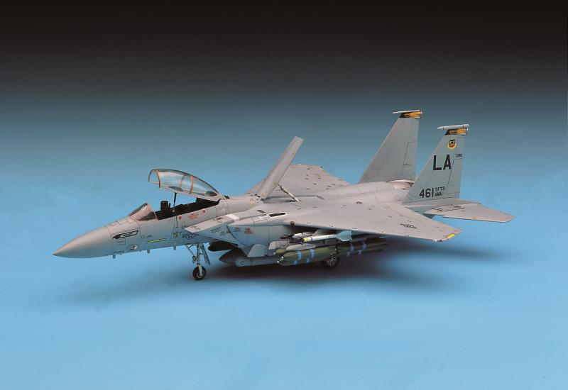 Academy 1/72 F-15E - Click Image to Close