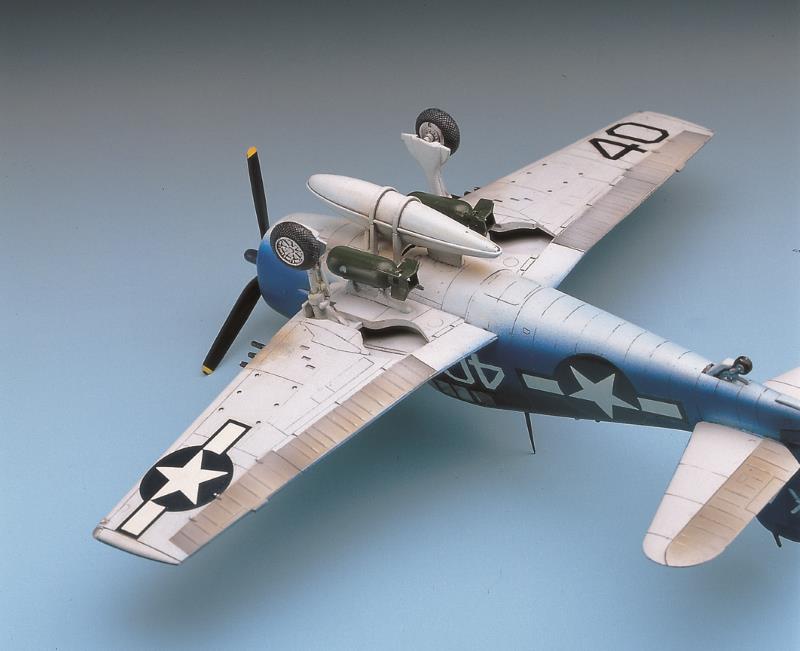 Academy 1/72 F6F-3/5 - Click Image to Close