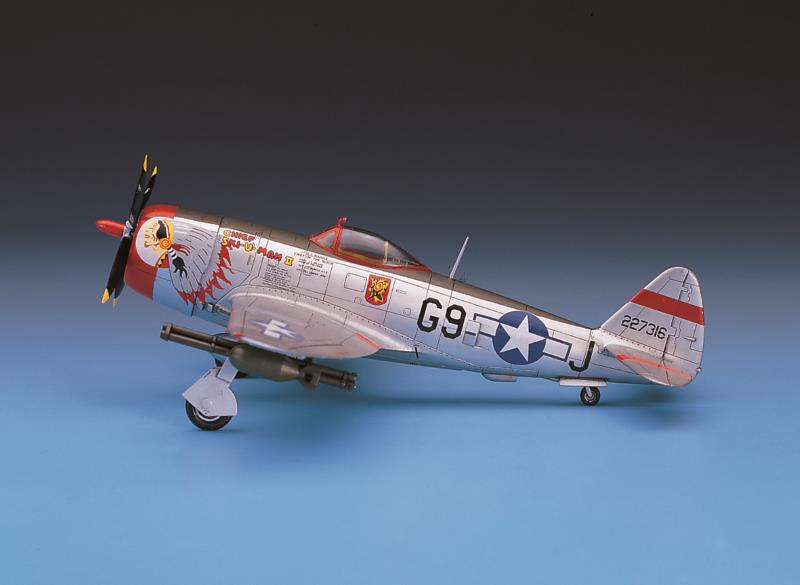 Academy 1/72 P-47D "BUBBLE-TOP" - Click Image to Close