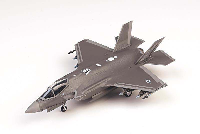 Academy 1/72 F-35A LIGHTNING II - Click Image to Close