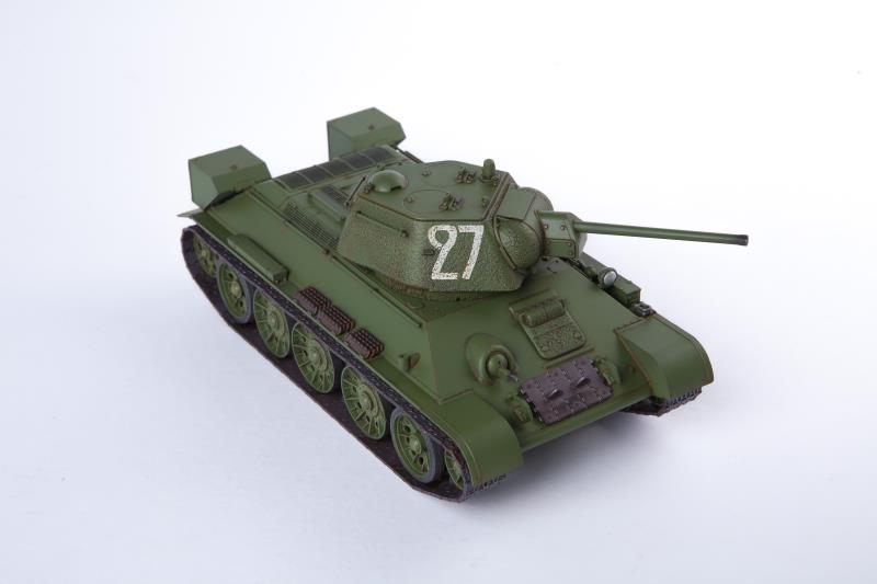 Academy 1/35 USSR T-34/76 "No.183 Factory Production" - Click Image to Close