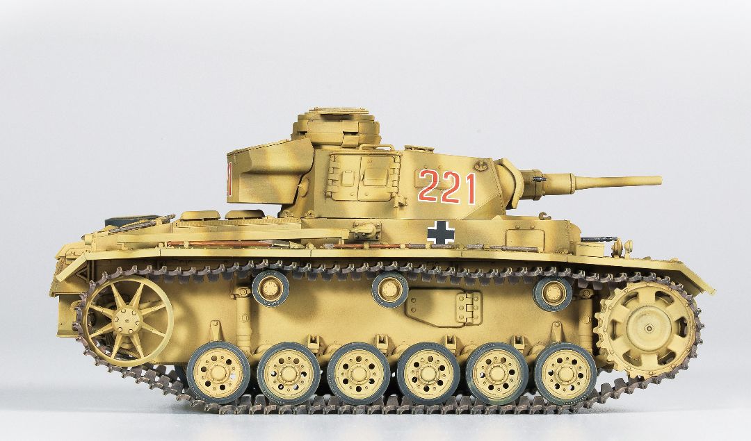 Academy 1/35 German Panzer III Ausf.J "North Africa" - Click Image to Close