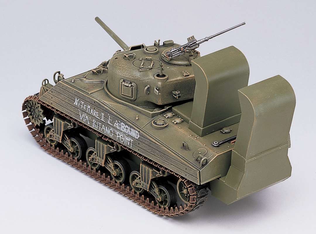 Academy 1/35 USMC M4A2 (75) "Pacific theater" - Click Image to Close
