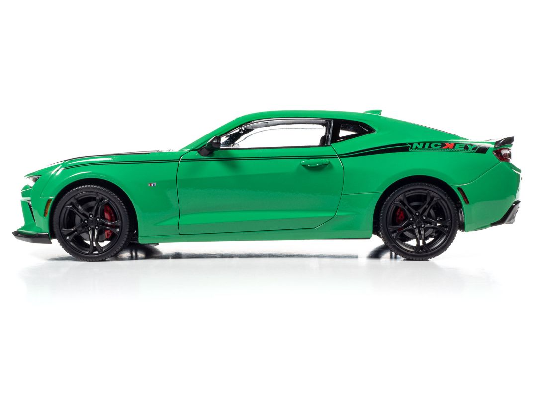 American Muscle 1/18 2017 Chevrolet Camaro SS - Krypton Green