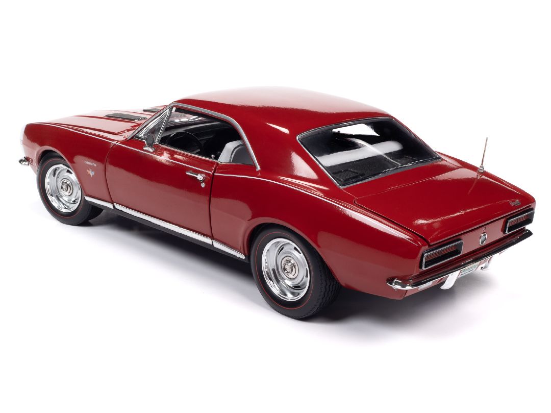 American Muscle 1/18 1967 Chevrolet Camaro SS/RS (Hemmings)