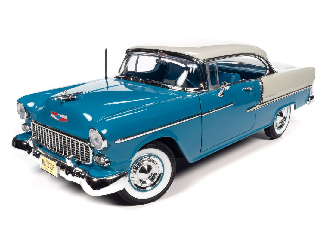 American Muscle 1/18 1955 Chevrolet Bel Air Hardtop Blue & Ivory