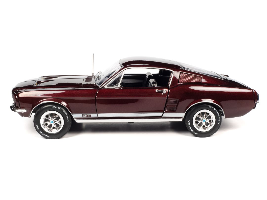 American Muscle 1/18 1967 Ford Mustang 2+2 GT - Vintage Burgundy