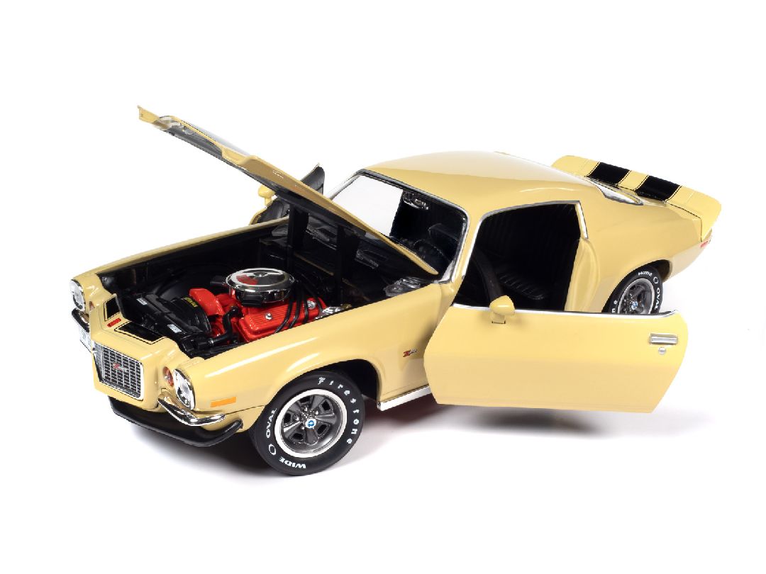 American Muscle 1/18 1972 Chevrolet Camaro Z/28 RS -Cream Yellow - Click Image to Close