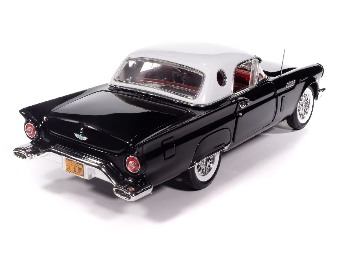 American Muscle 1/18 1957 Ford Thunderbird Roadster