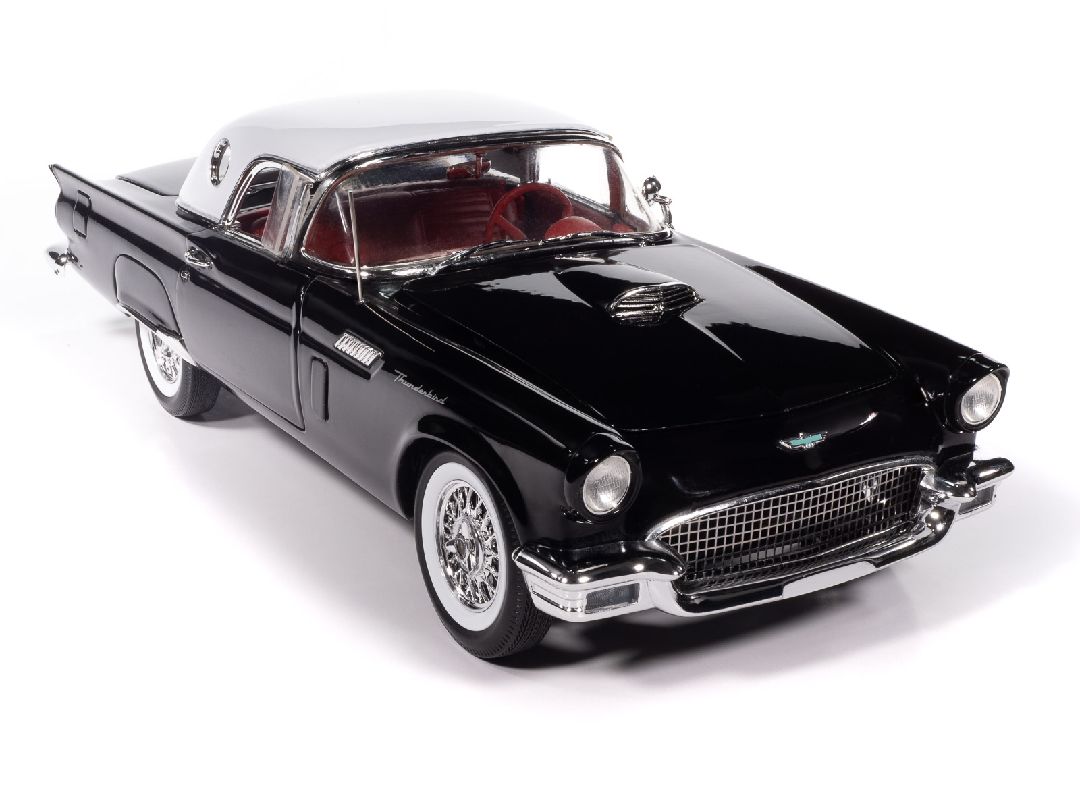 American Muscle 1/18 1957 Ford Thunderbird Roadster