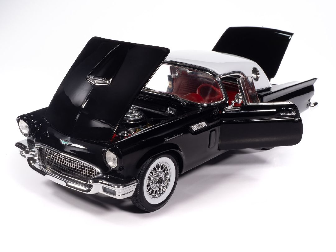 American Muscle 1/18 1957 Ford Thunderbird Roadster
