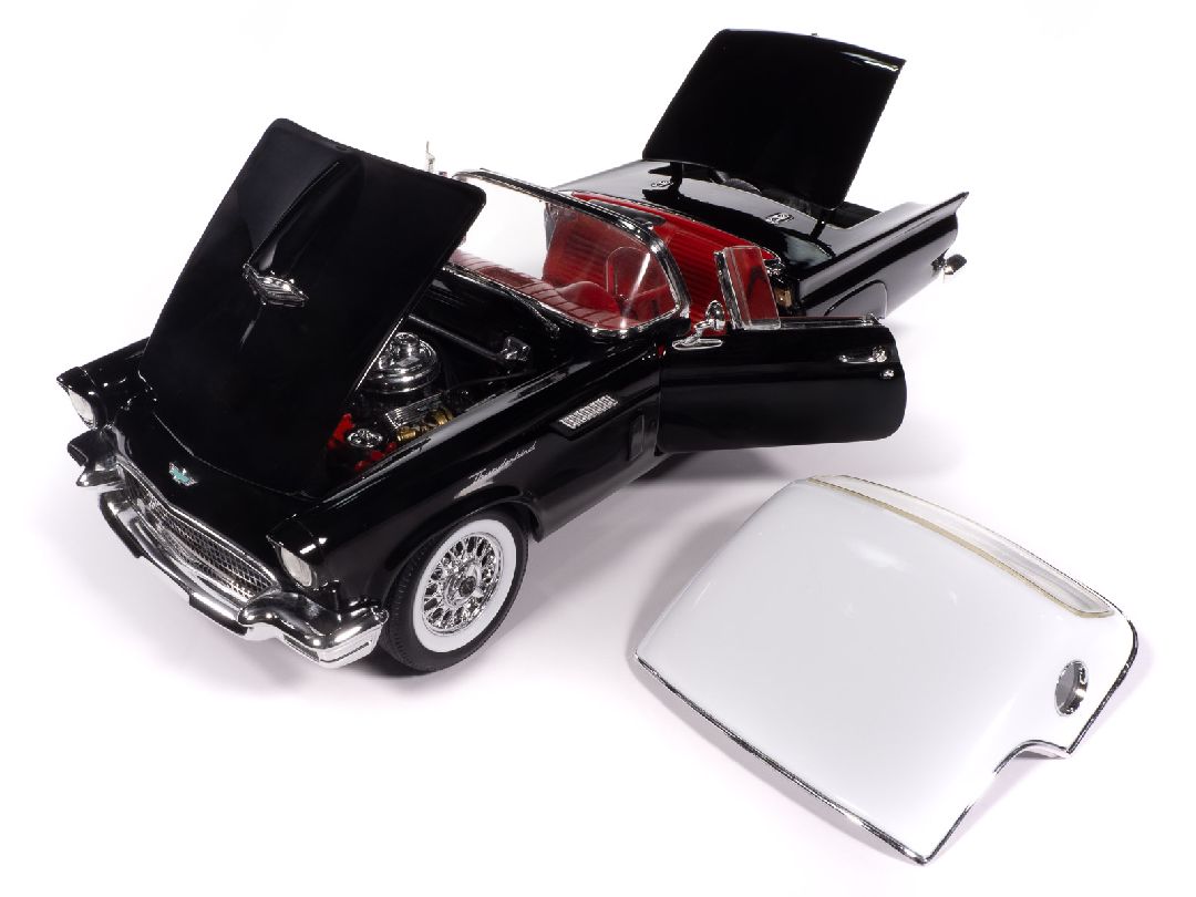 American Muscle 1/18 1957 Ford Thunderbird Roadster