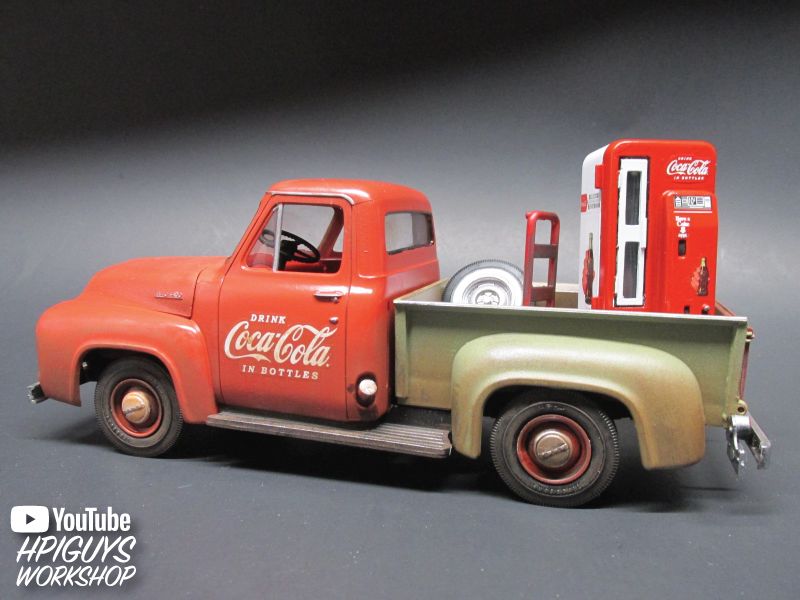 AMT 1953 Ford Pickup (Coca-Cola) 1/25 Model Kit (Level 3)