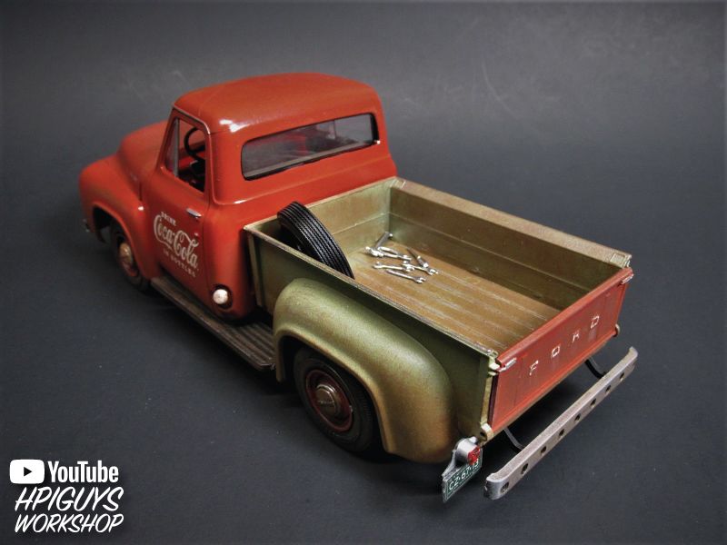 AMT 1953 Ford Pickup (Coca-Cola) 1/25 Model Kit (Level 3)