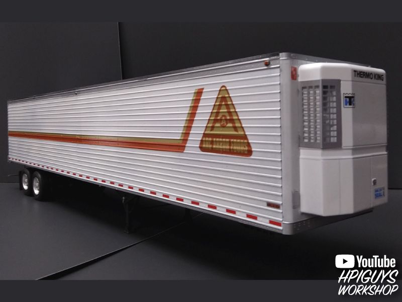 AMT Reefer Semi Trailer 1/24 Model Kit (Level 3) - Click Image to Close