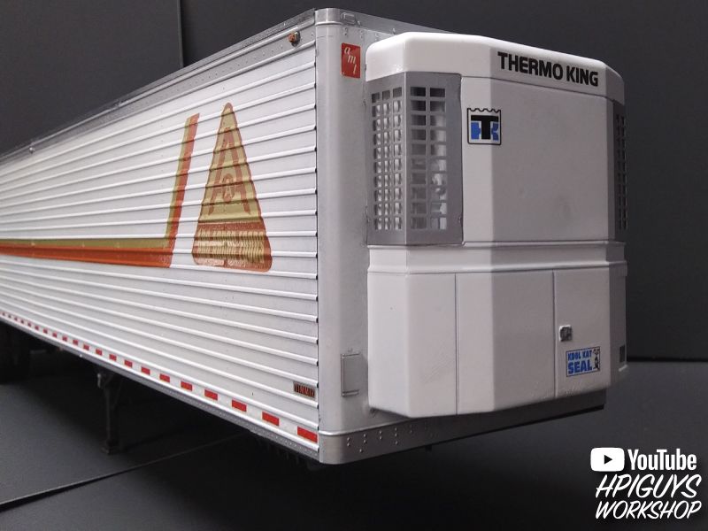 AMT Reefer Semi Trailer 1/24 Model Kit (Level 3) - Click Image to Close