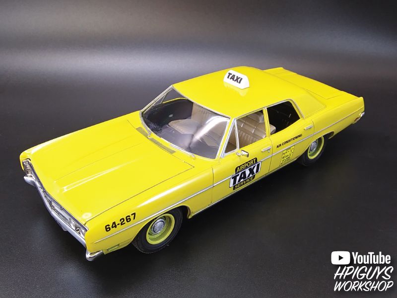 AMT 1970 Ford Galaxie Taxi 1/25 Model Kit (Level 2)