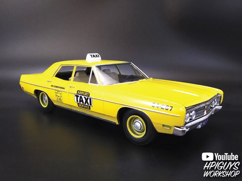 AMT 1970 Ford Galaxie Taxi 1/25 Model Kit (Level 2)