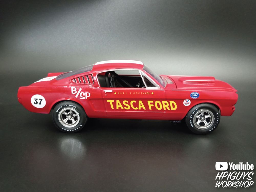 AMT 1966 Ford Mustang Fastback 2+2 1/25 Model Kit (Level 2) - Click Image to Close