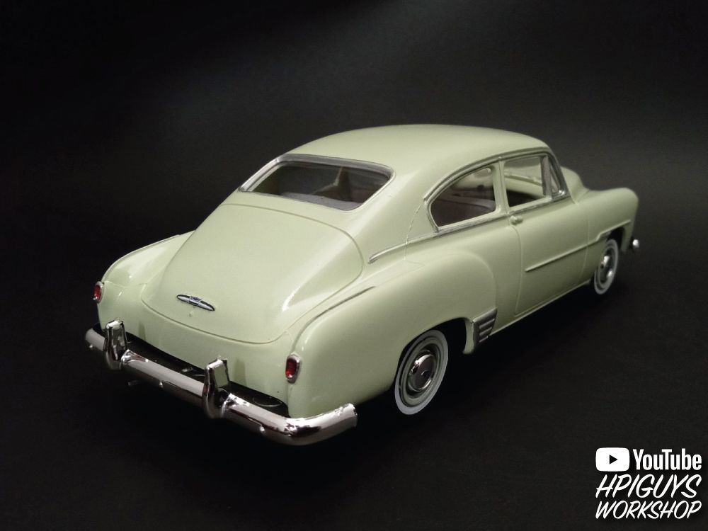 AMT 1/25 1951 Chevrolet Fleetline Model Kit (Level 2)