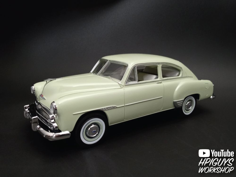 AMT 1/25 1951 Chevrolet Fleetline Model Kit (Level 2)