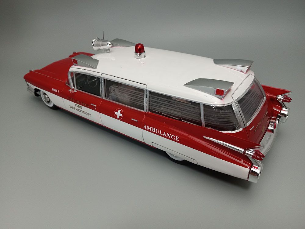 AMT 1/25 1959 Cadillac Ambulance With Gurney - Click Image to Close