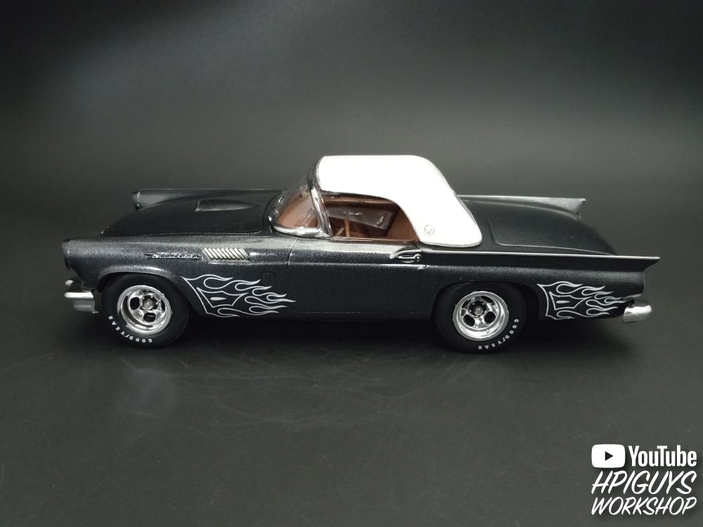 AMT 1/25 1957 Ford Thunderbird