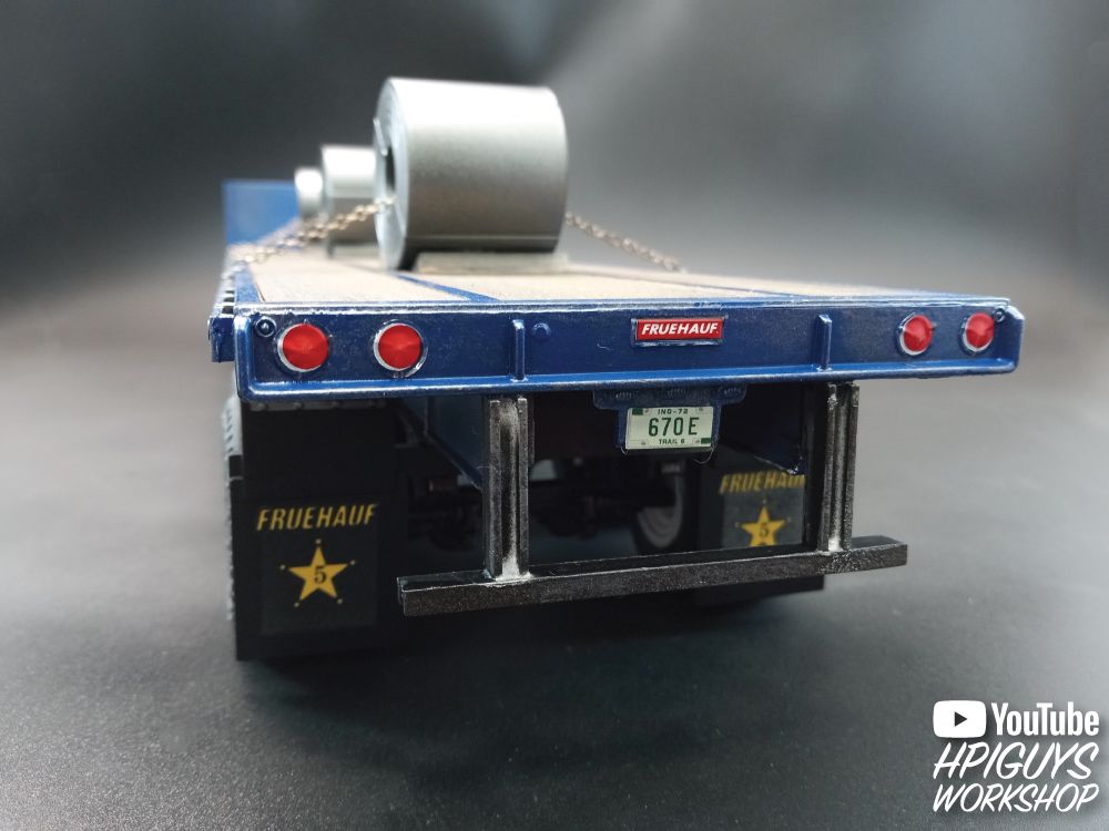 AMT 1/25 Fruehauf Flatbed Trailer