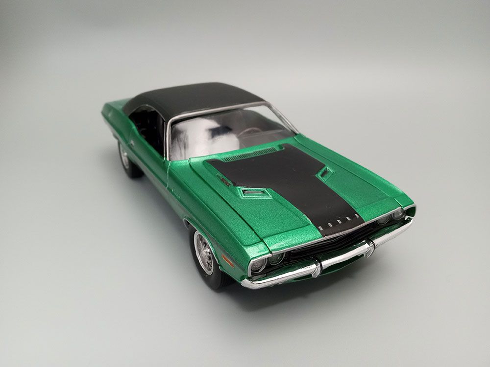 AMT 1/25 1970 Dodge Challenger USPS