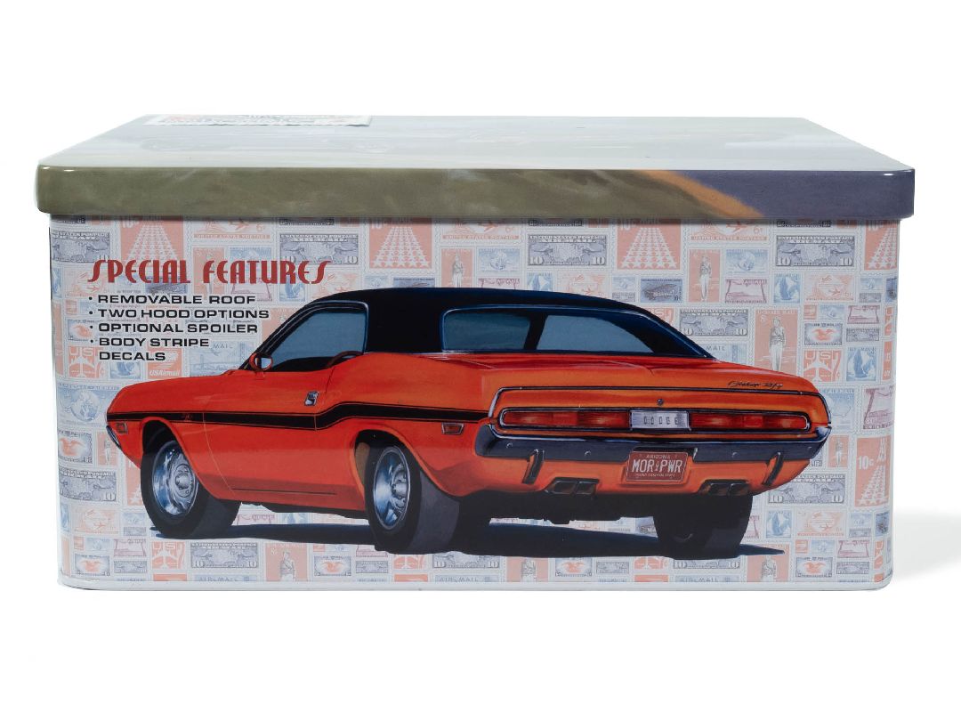 AMT 1/25 1970 Dodge Challenger USPS