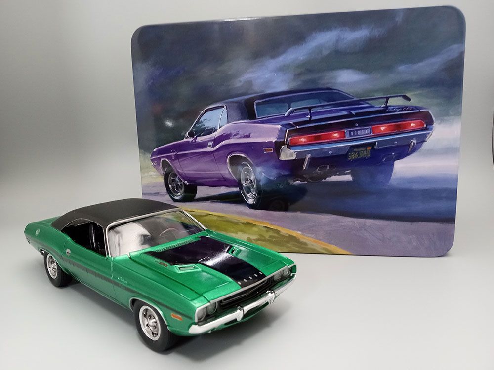 AMT 1/25 1970 Dodge Challenger USPS