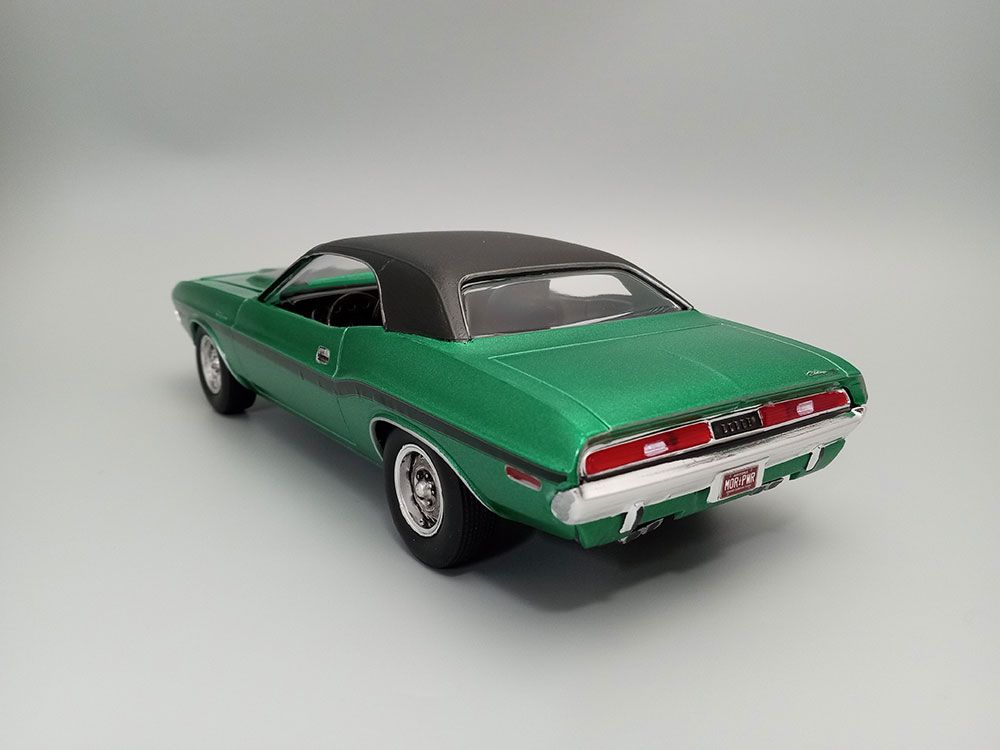 AMT 1/25 1970 Dodge Challenger USPS