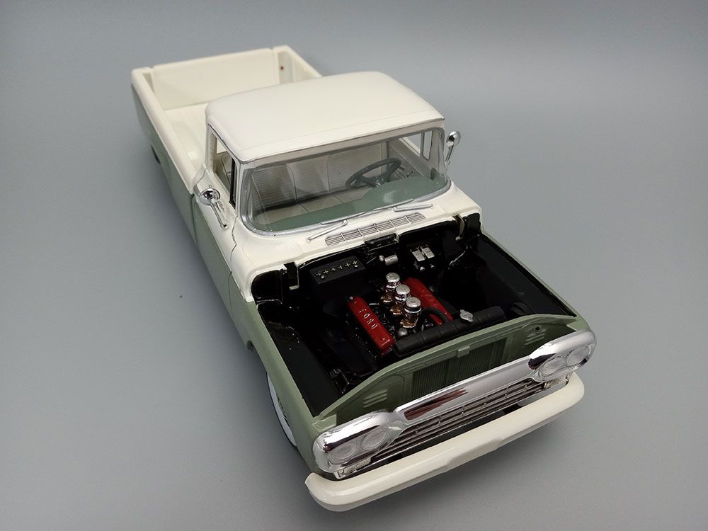 AMT 1/25 1960 Ford F-100 Pickup With Trailer (New Tooling)