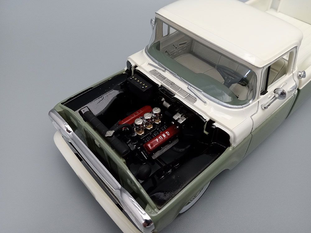 AMT 1/25 1960 Ford F-100 Pickup With Trailer (New Tooling)