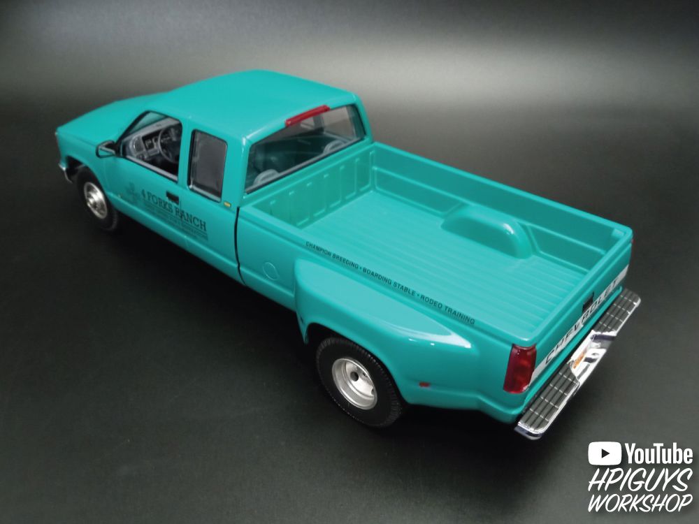 AMT 1/25 1996 Chevrolet C-3500 Dually Pickup Easy Build