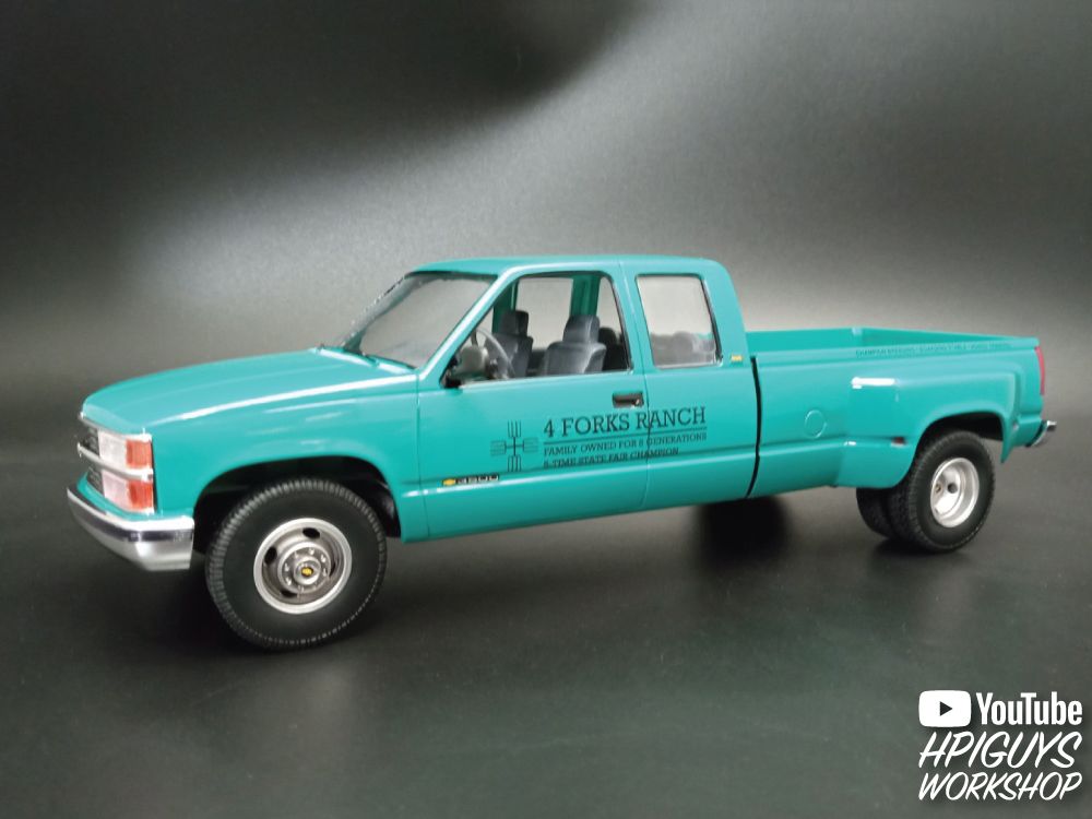 AMT 1/25 1996 Chevrolet C-3500 Dually Pickup Easy Build