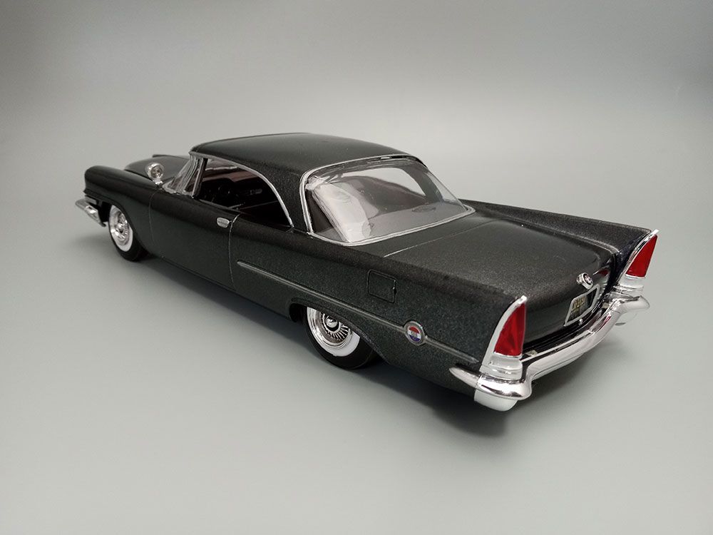 AMT 1/25 1957 Chrysler 300 Custom Version