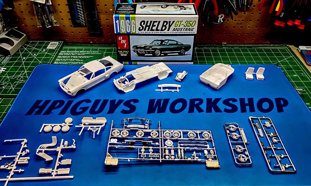 AMT 1/25 1966 Shelby Mustang 350GT Model Kit (Level 2)
