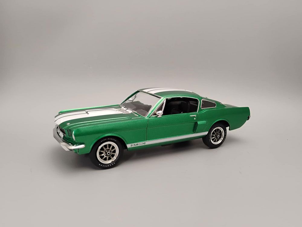 AMT 1/25 1966 Shelby Mustang 350GT Model Kit (Level 2)