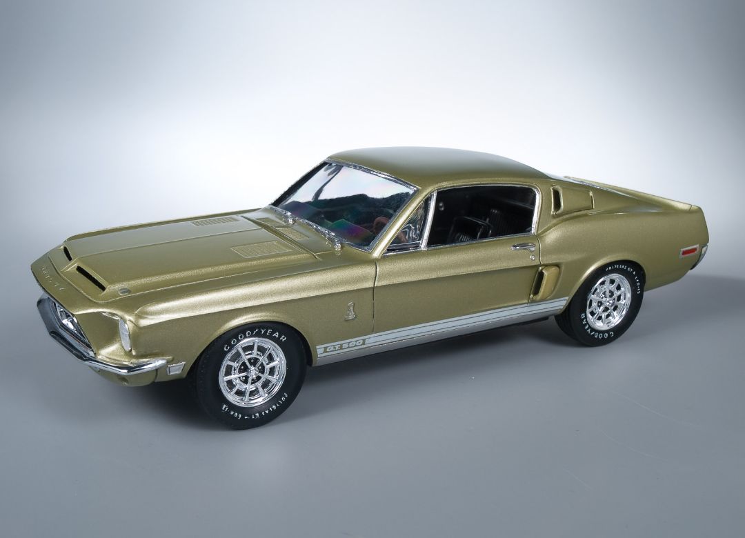 AMT 1968 Shelby GT-500 1/25 Model Kit (Level 3) - Click Image to Close