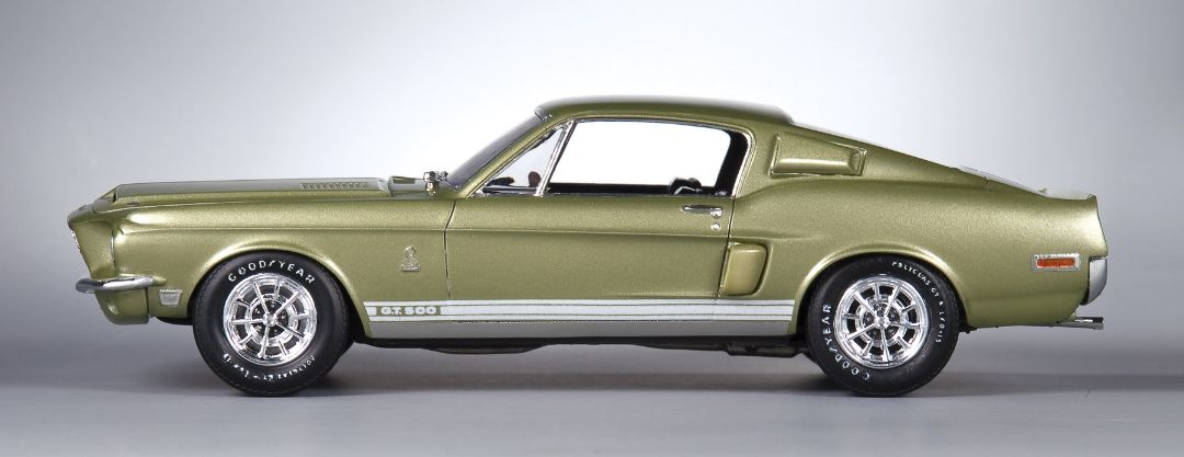 AMT 1968 Shelby GT-500 1/25 Model Kit (Level 3) - Click Image to Close