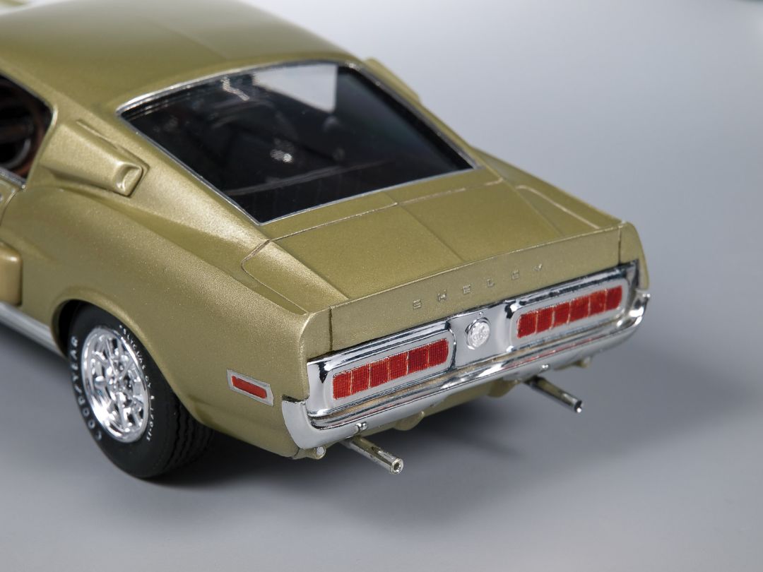 AMT 1968 Shelby GT-500 1/25 Model Kit (Level 3)