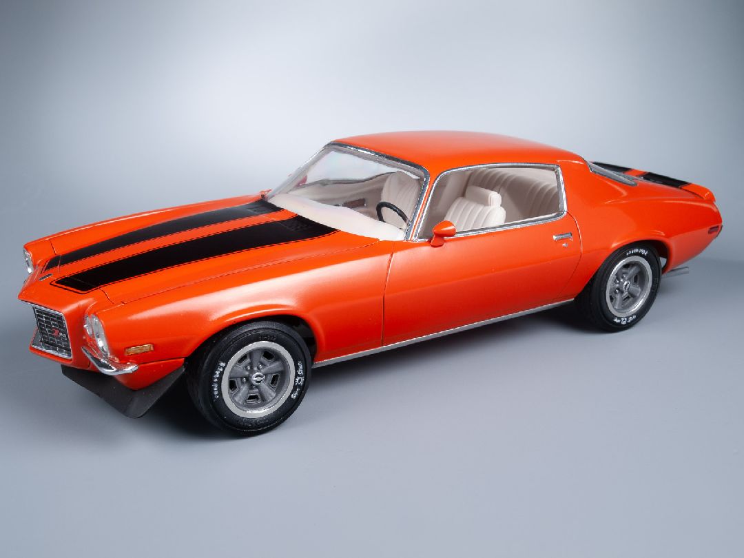 AMT 1970 1/2 Chevy Camaro Z/28 1/25 Model Kit (Level 2)