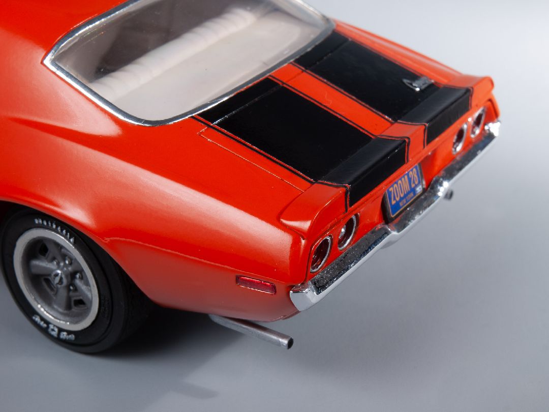 AMT 1970 1/2 Chevy Camaro Z/28 1/25 Model Kit (Level 2)