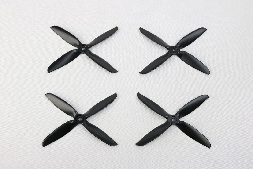 APC Propellers FPV Racing Bundle (5x4E-4 and 5x4EP-4) Package contains four propellers (2 standard rotation and 2 reverse rotation)