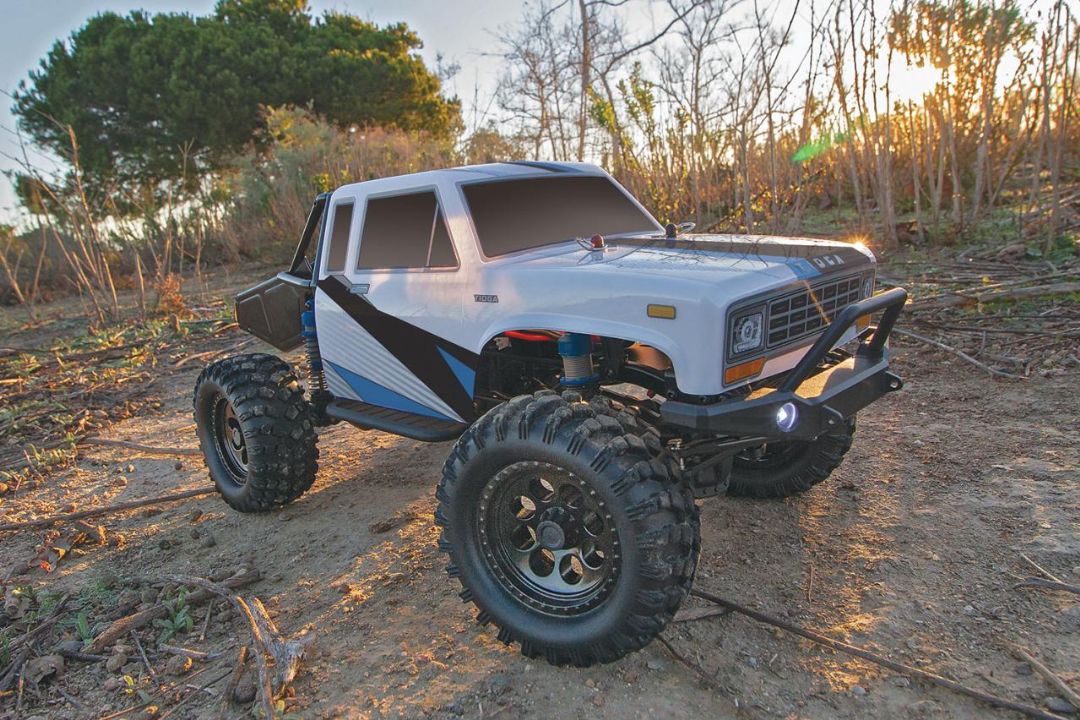 Team Associated CR12 Tioga Trail Truck RTR, white and blue - Click Image to Close